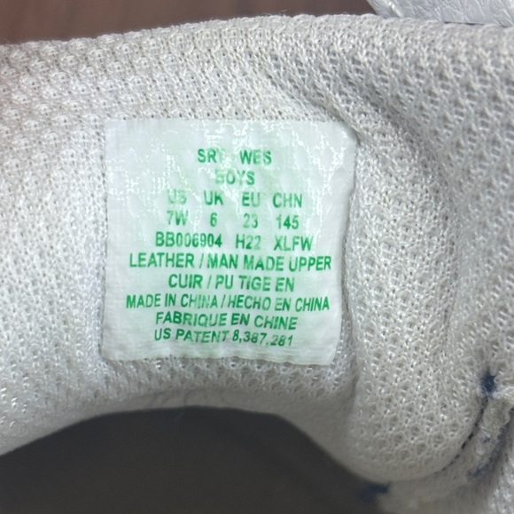 🔥🔥🔥Stride Rite White, Blue  and Gray Kids Sneakers Size: 7W Boys🔥🔥🔥 - Picture 8 of 9